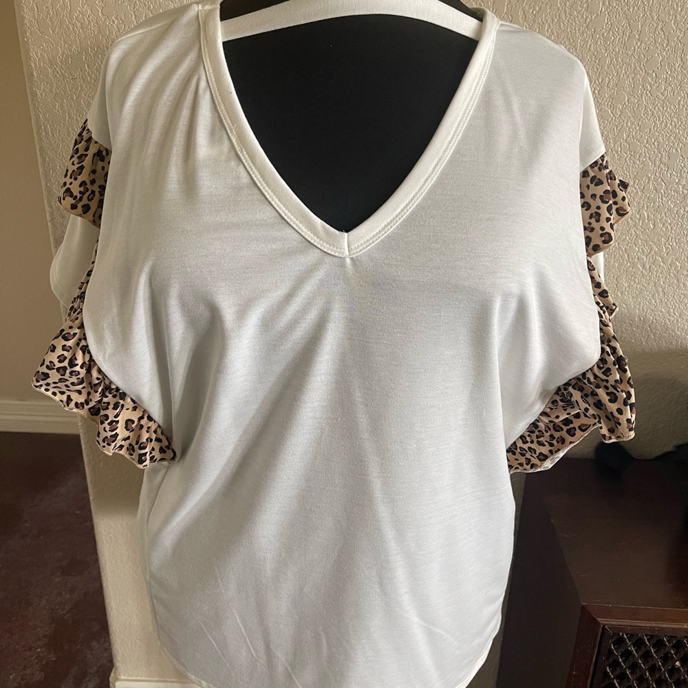 White and Brown Ruffled Cuffed Sleeve Blouse